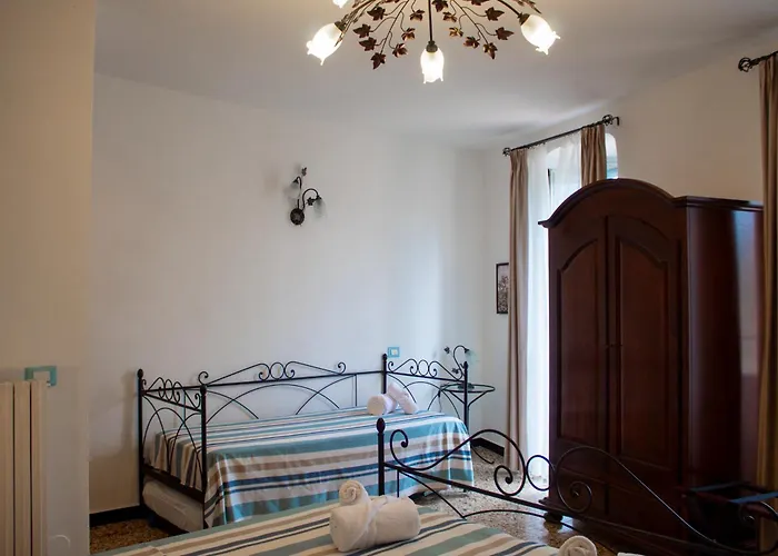 Del Gufo Bed & Breakfast Civezza