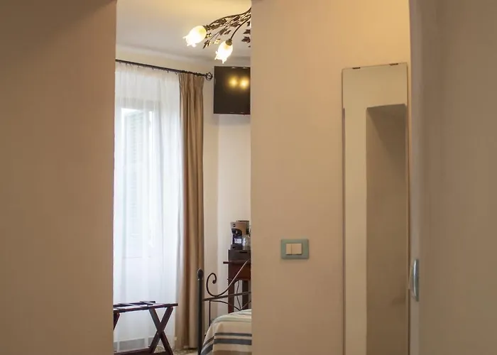 Del Gufo Bed & Breakfast Civezza