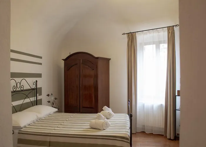 Del Gufo Bed & Breakfast Civezza