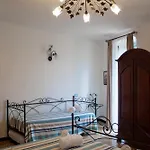 Del Gufo Bed and breakfast Civezza