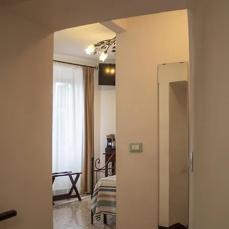 Del Gufo Bed & Breakfast Civezza
